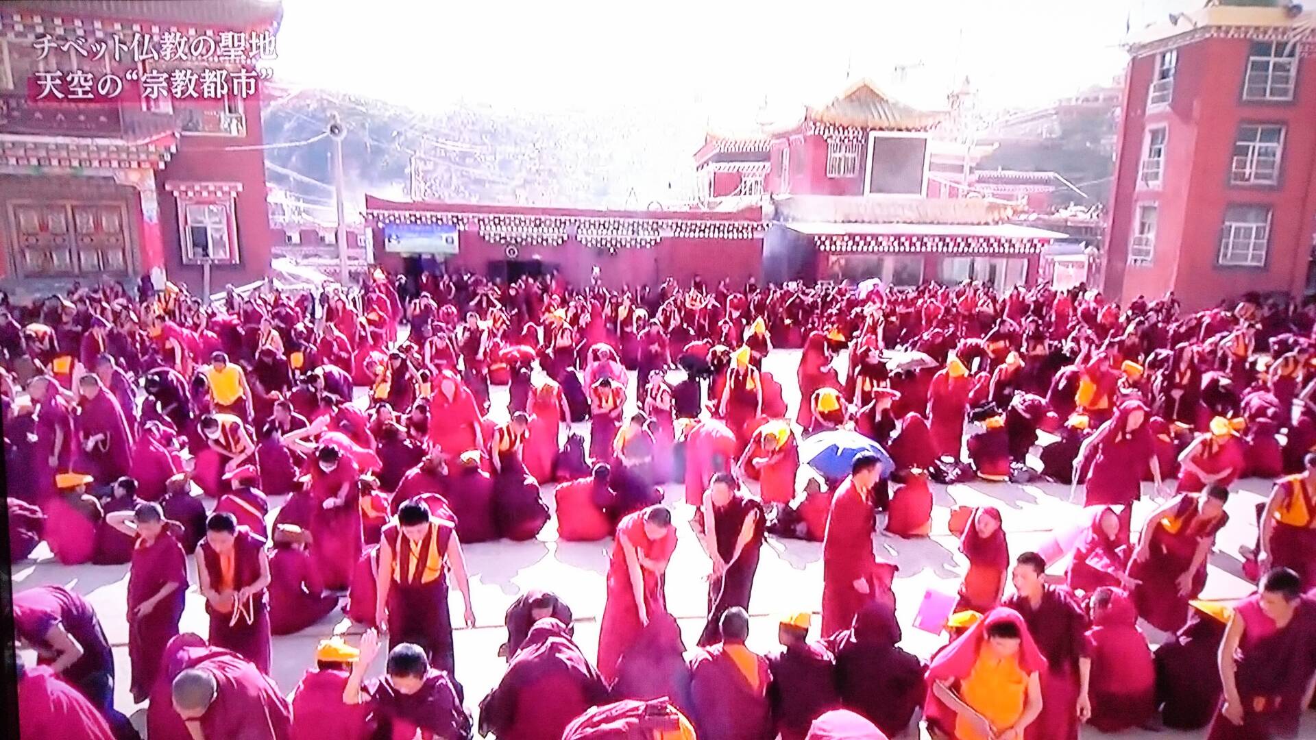 ラルンガル・ゴンパ　天空の“宗教都市”～チベット仏教・紅の信仰の世界～をみて_c0002171_18433996.jpg
