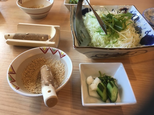 とんかつランチ_e0340671_22381339.jpg