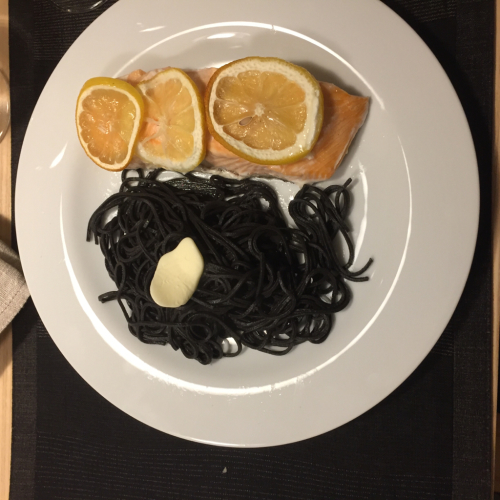 フランクフルトで働く二人と夕食_a0116902_14424258.jpg