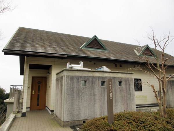 【ヒルトン小田原】ラウンジと庭の散策_b0009849_18492874.jpg