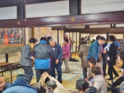 涅槃会のだんご撒き_c0336902_20230883.jpg