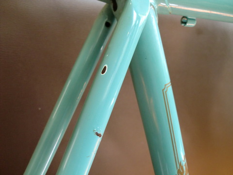 Bianchi miniVelo 7　カスタム①フレームの部分サビ処理_f0202106_2018143.jpg