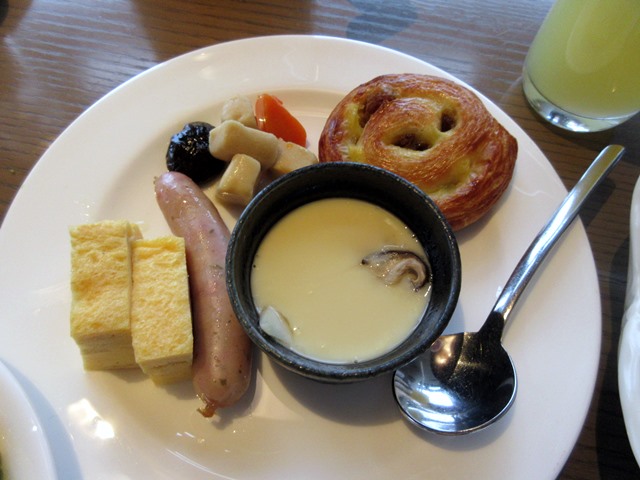 【ヒルトン小田原】ブラッセリー・フローラで朝食ビュッフェ_b0009849_18124450.jpg