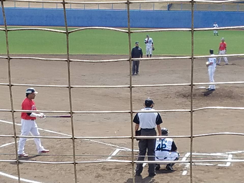 Nomoベースボールクラブ と 高知ファイティングドックス の試合を見に高知春野球場へ 三好一男師範プライベート日記
