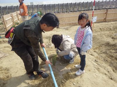 海岸林キッズ　海岸林再生植樹とほっきめしの旅　山元町_c0355655_11273028.jpg