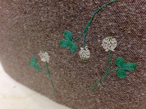 ミシン刺繍でなくて手で刺繍 時間かかるねやっぱり 工房nonaの日記2 ミシン刺繍でなくて手で刺繍 時間かかるねやっぱり 工房nonaの日記2