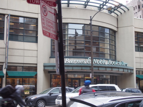 BARNES AND　NOBLE　@CHICAGO_b0111632_06594266.jpg