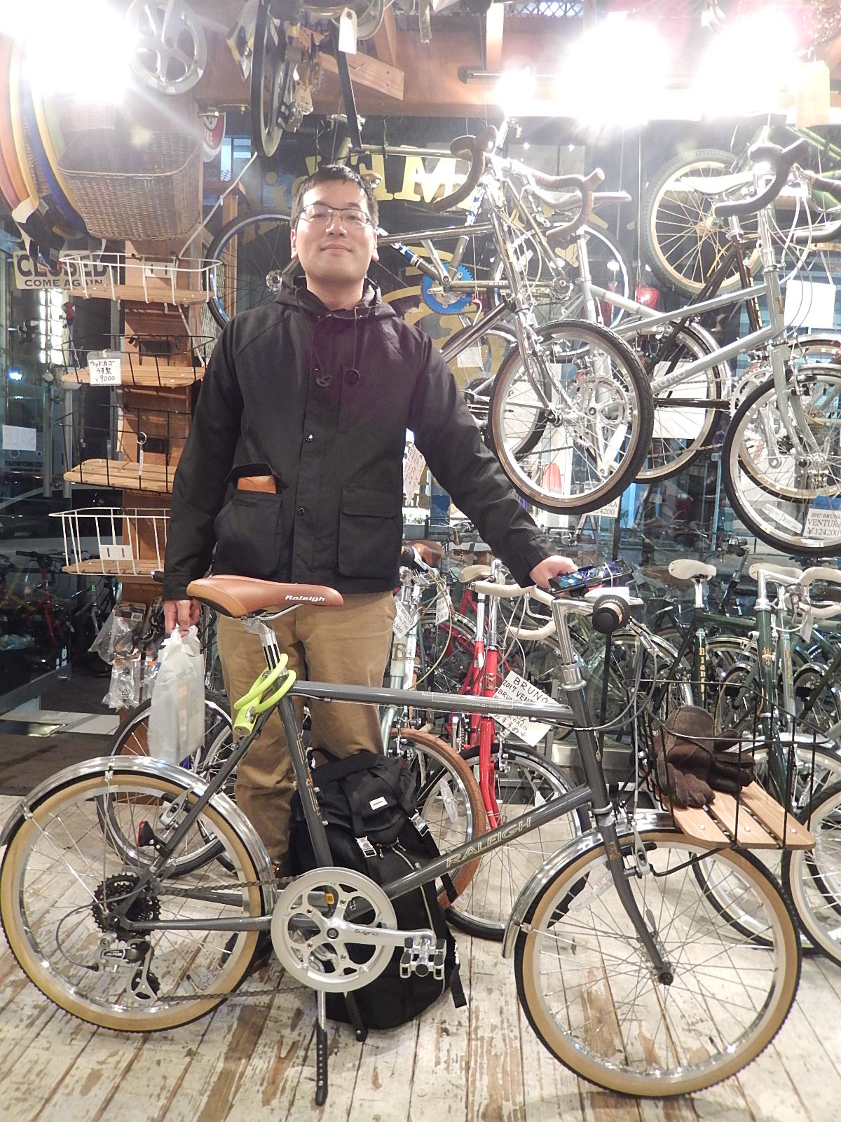 3月19日 渋谷 原宿 の自転車屋 FLAME bike前です_e0188759_20174081.jpg