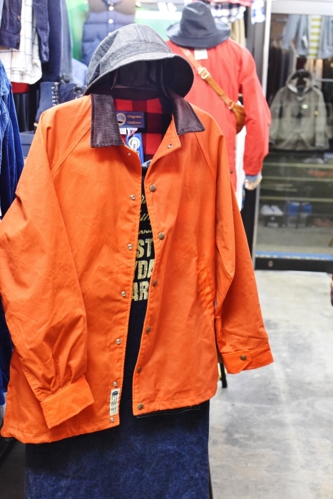 アメリカ流・DAILY Barbour ･･･ Oregonian Outfitters　WAX CLOTH COACH JACKET！★！_d0152280_12225217.jpg