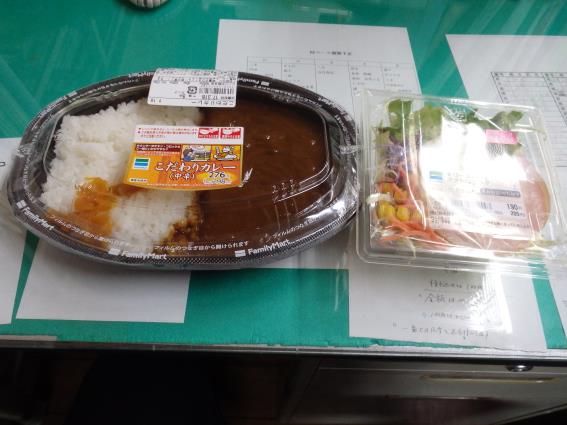 ファミリーマートのこだわりカレー　　錦橋店_c0118393_1546442.jpg