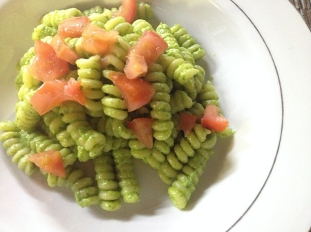 ルッコラのペーストのパスタ_a0136671_06081755.jpg