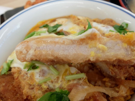 【フェアをやらない】かつや カツ丼 梅　とん汁 大 鶏から揚げ【店がある】_d0188613_02580413.jpg