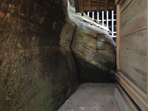 御霊神社の鉈切神社_c0051781_2249044.jpg