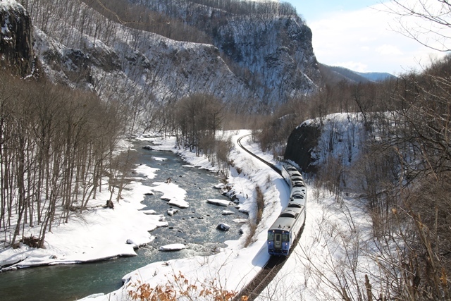 藤田八束の鉄道写真@北海道に優秀な指導者が欲しい・・・若者にチャンス、明治維新以来のチャンスに若者よ挑戦せよ_d0181492_23493740.jpg