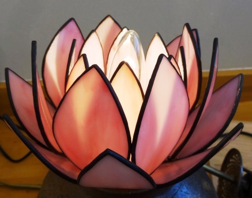 蓮の花が完成!! : ステンドグラス教室 カトレアグラスblog