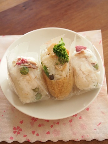 お花見弁当でおもてなし_d0128268_1534976.jpg
