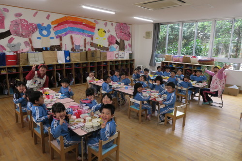 3月２３日 全クラスの給食風景 美木多幼稚園からのお知らせ