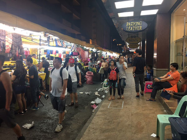 タイ バンコク シーロム パッポンナイトマーケットで夜の歓楽街を堪能 ふりむけばスカタン タイ バンコク シーロム パッポンナイトマーケットで夜の歓楽街を堪能 ふりむけばスカタン