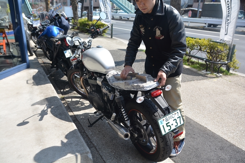 ストリートツイン カスタムシート製作進行中_d0100125_18052694.jpg
