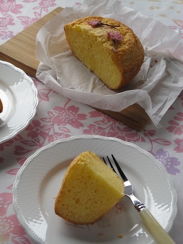 ストウブで、ボウルケーキ(さくら)_d0319943_09003068.jpg