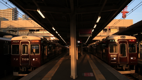 阪急７０１９F　さくら看板車_d0202264_22484861.jpg