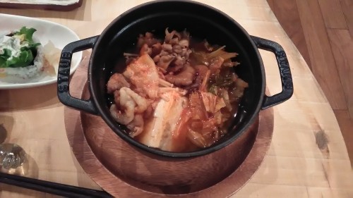 小さいストウブ ラウンド14cmのお料理 湘南でビール 小さいストウブ ラウンド14cmのお料理 湘南でビール