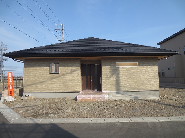 欄間続きの広々平屋住宅 クロス工事 左官工事 建具工事 栃毛木材工業 欄間続きの広々平屋住宅 クロス工事 左官工事 建具工事 栃毛木材工業
