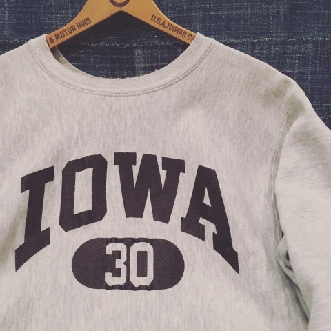 Early 1990s \" CHAMPION -MADE IN U.S.A- \" REVERSE WEAVE - IOWA - SWEAT SHIRTS ._d0172088_22120068.jpg