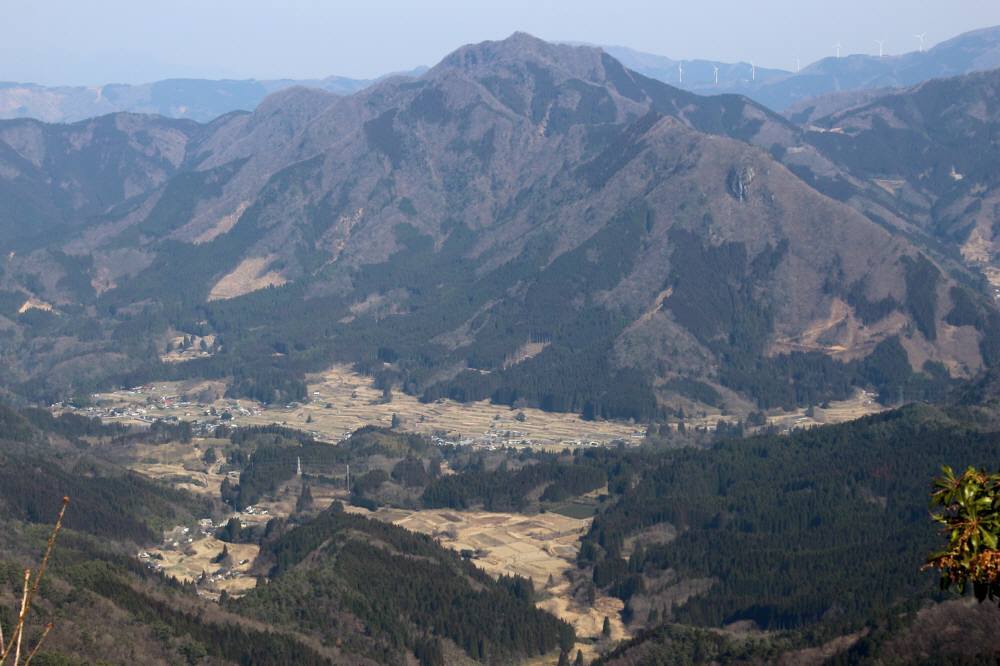 稲積山の次は黒峰山へ_f0212511_19195812.jpg