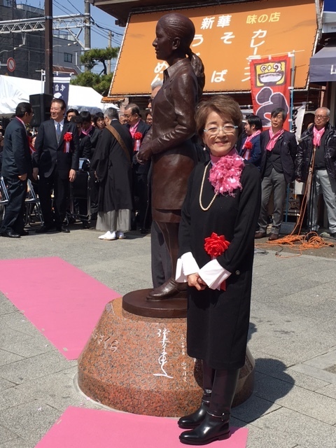 3月26日(日)見送るさくら像と倍賞千恵子さん_d0278912_10521586.jpg