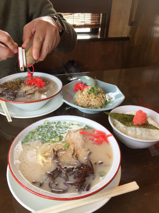久々の長浜ラーメン。_b0135325_15363256.jpg