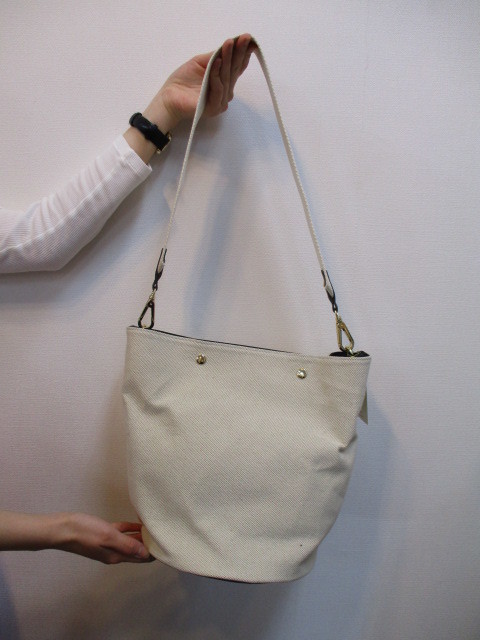 トゥデイフルTODAYFUL Canvas Ｂucket bag_e0076692_18321447.jpg