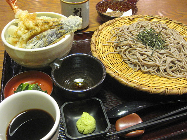 「そじ坊」の大海老天丼定食_a0048918_6393586.jpg