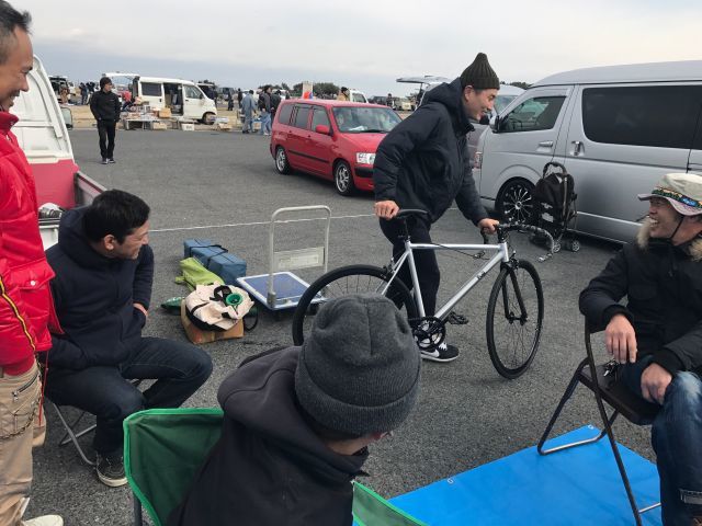 なにわ旧車部品交換会行って来ました!_a0164918_18442085.jpg