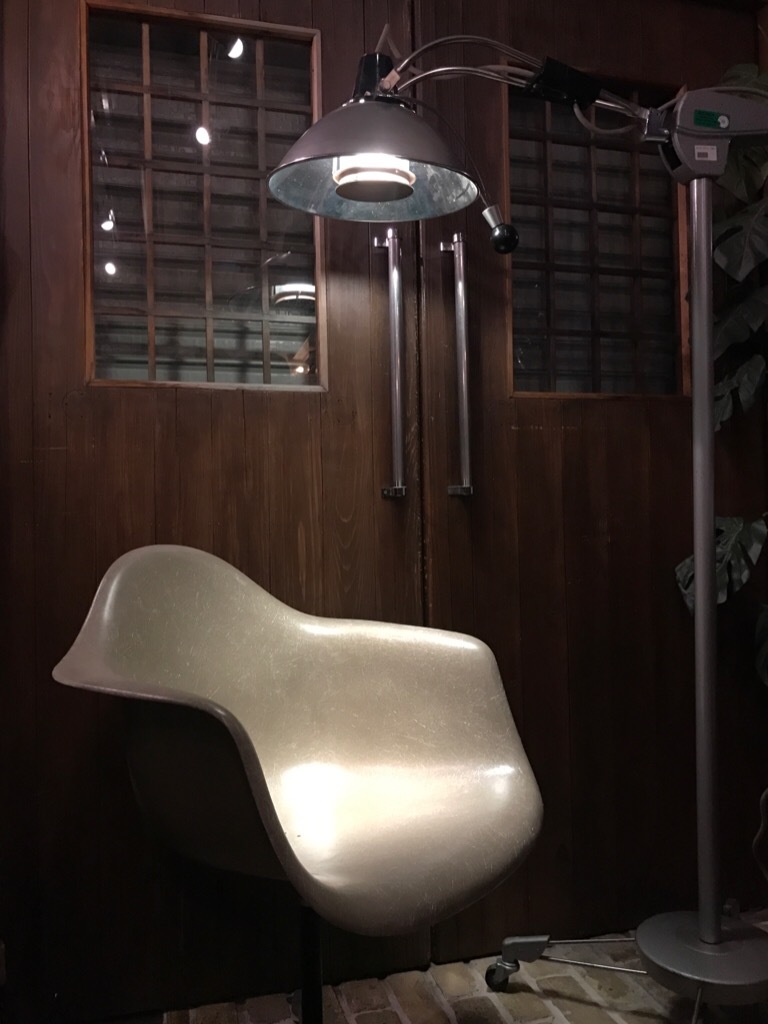 神戸店3/29(水)イームズチェア&インダストリアル ランプ、家具入荷! #2 Bio-Tech,Dazor Lamp!!!_c0078587_12475342.jpg