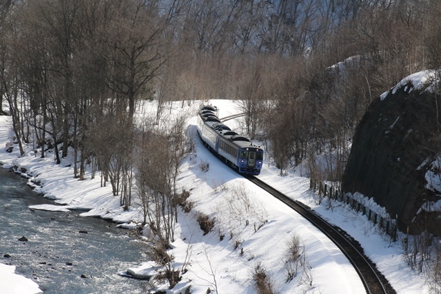 藤田八束の鉄道写真@国会は何をするところ、足の引っ張り合いは最悪、野党諸君のやるべきことはこんなことか・・・最悪の野党、北海道の鉄道白滝駅の今_d0181492_23181774.jpg
