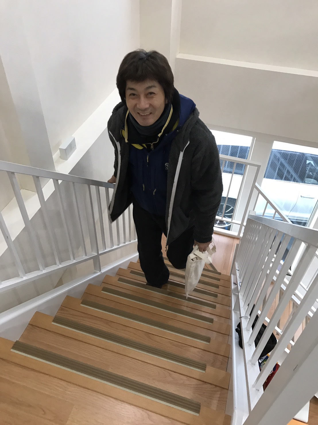 3月28日 火曜日の本店みんなブログ★ ランクル・ハイエース・アルファード♬多数取り揃え!TOMMY_b0127002_18265329.jpg