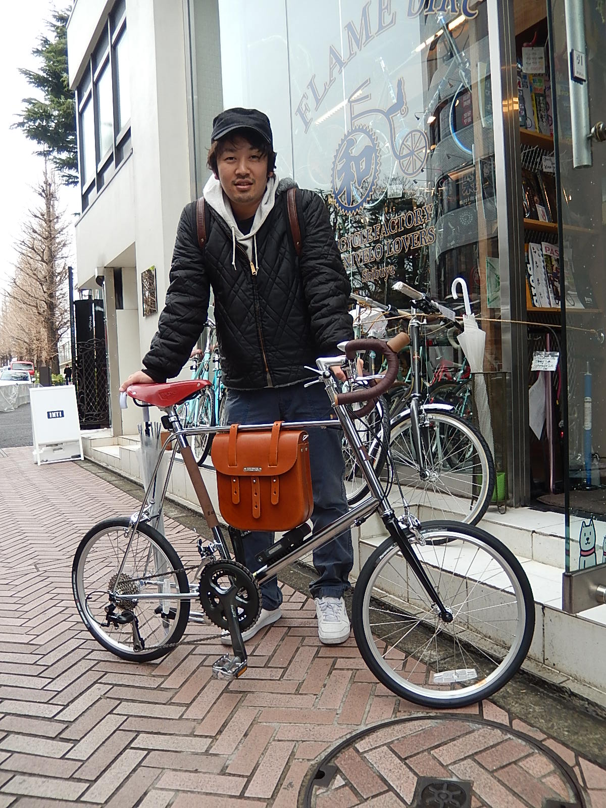 3月28日 渋谷 原宿 の自転車屋 FLAME bike前です_e0188759_19371360.jpg