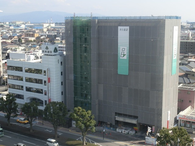 市役所南側に建設中のホテルが、ずいぶん形になってきました_f0141310_07475914.jpg