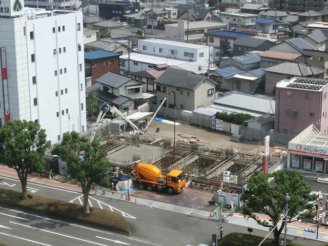 市役所南側に建設中のホテルが、ずいぶん形になってきました_f0141310_07512446.jpg