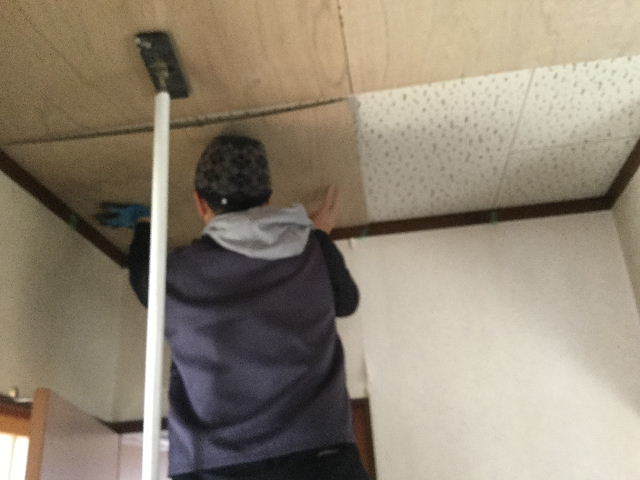 賃貸リフォーム・・作業初日_f0031037_21445669.jpg
