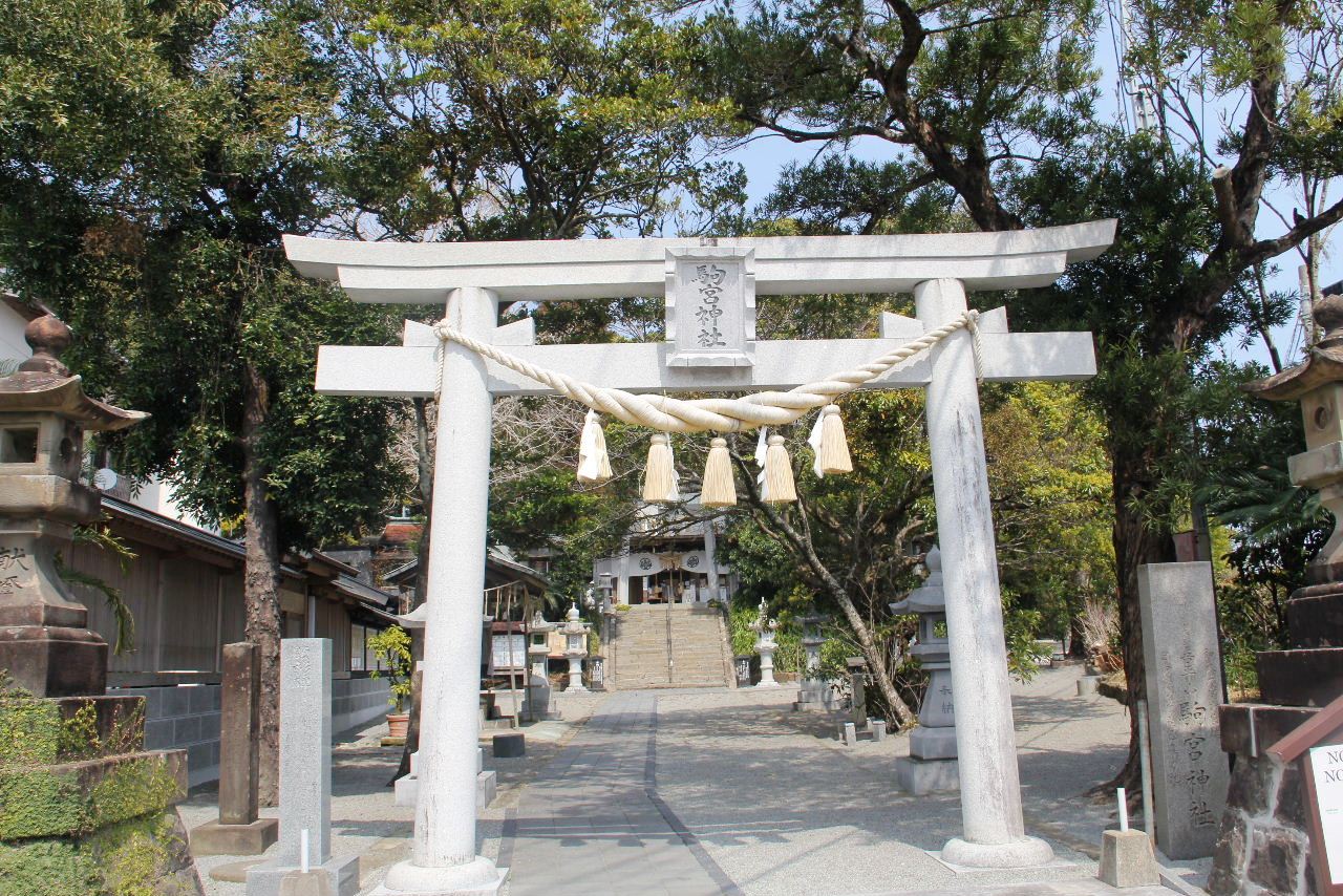 日南市の初代神武天皇を祭神としている駒宮神社_c0011649_0184399.jpg