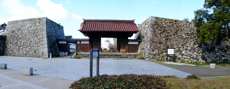 「富山・アートなとやま旅 富山城址公園、高志の国文学館」_a0000029_17493287.jpg