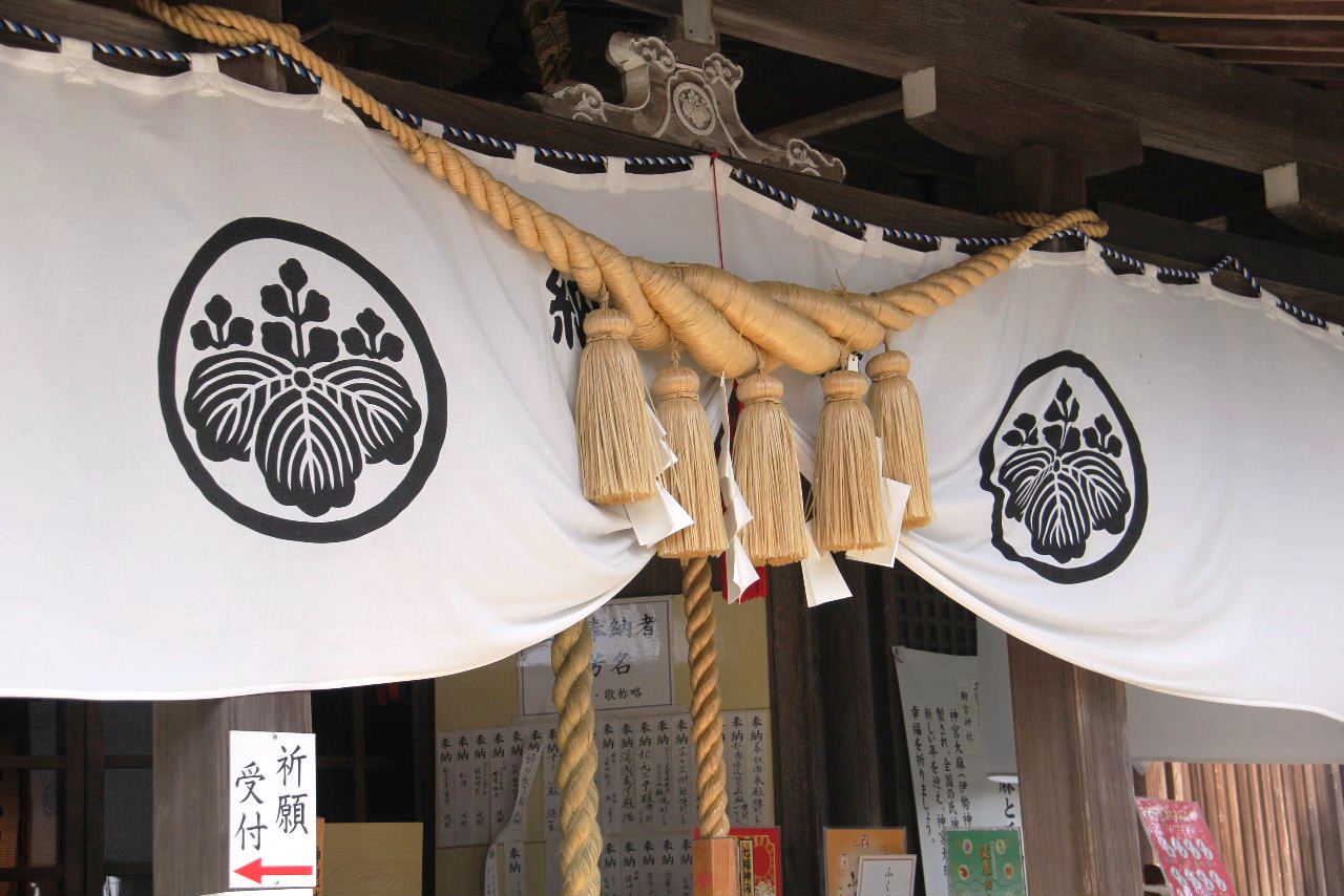 日南市の初代神武天皇を祭神としている駒宮神社_c0011649_9455336.jpg