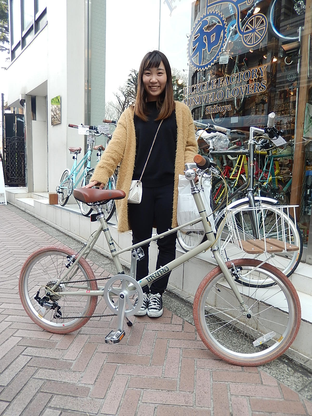 3月30日 渋谷 原宿 の自転車屋 FLAME bike前です_e0188759_1932266.jpg