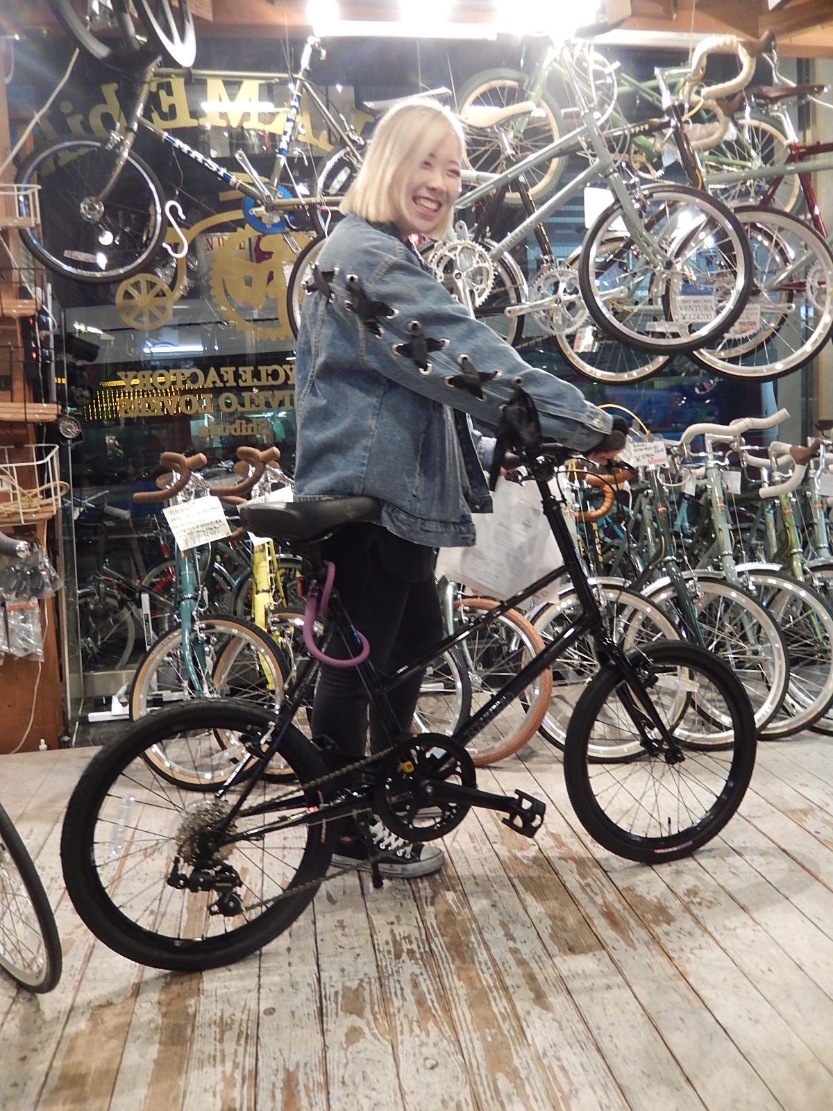 3月30日 渋谷 原宿 の自転車屋 FLAME bike前です_e0188759_19384396.jpg