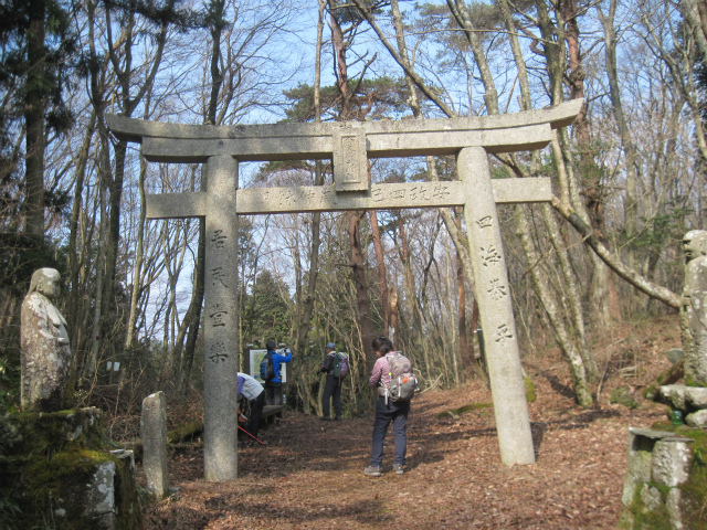 2017.3.29 三頭越～阿波竜王山1060ｍ_c0219866_09141542.jpg