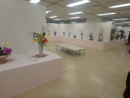 西日本華道連盟いけばな展 前期 _d0195183_2053937.jpg