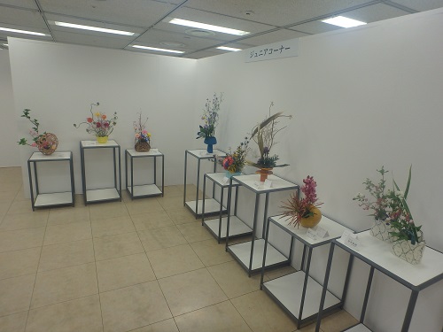 西日本華道連盟いけばな展 前期 _d0195183_2112236.jpg