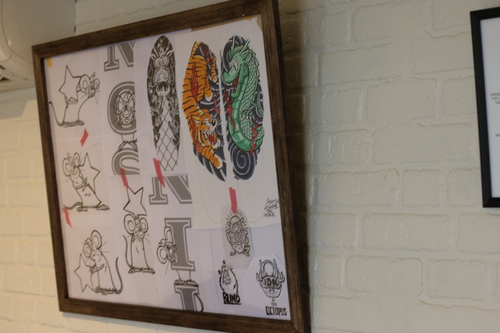 sneakerwolf 原画と落書き展示 at TAS 2F_d0101000_12573687.jpg